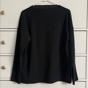 Woman’s Black Soft Longsleeve